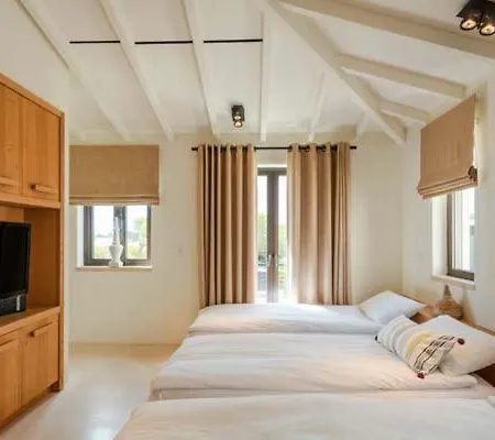 Sleeps 14 Pool Air Con Wifi Villa